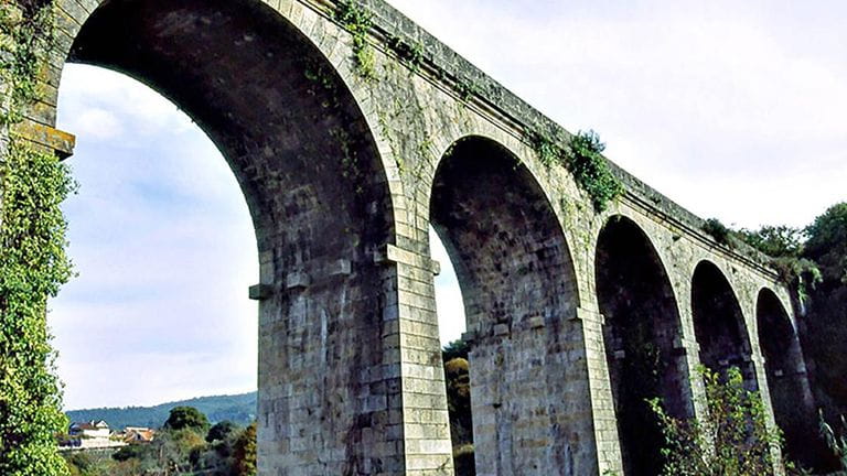 Una vista del viaducto de Redondela